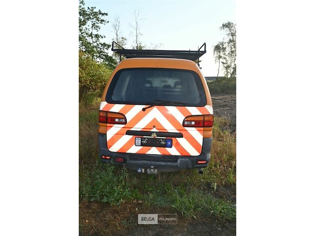 Mitsubishi lichte vrachtwagen - afbeelding 11 van  24