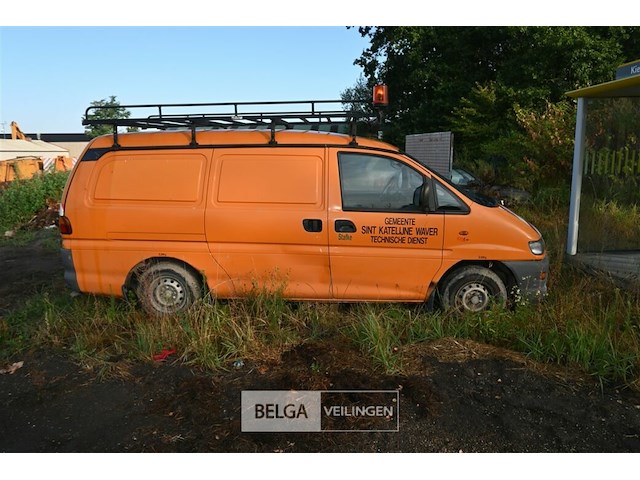 Mitsubishi lichte vrachtwagen - afbeelding 12 van  24
