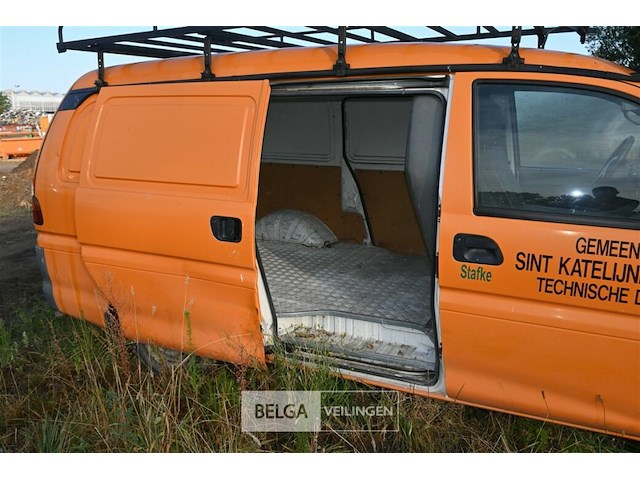 Mitsubishi lichte vrachtwagen - afbeelding 18 van  24