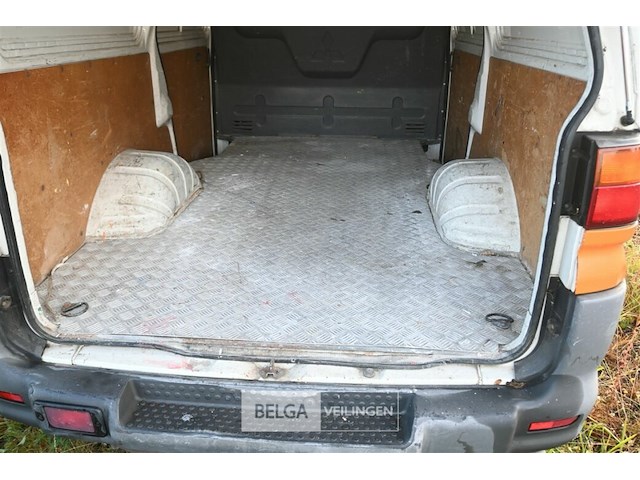 Mitsubishi lichte vrachtwagen - afbeelding 21 van  24