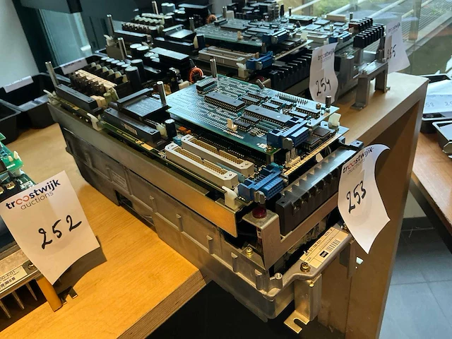 Mitsubishi mr-s1-100-e01 servo drive - afbeelding 2 van  6