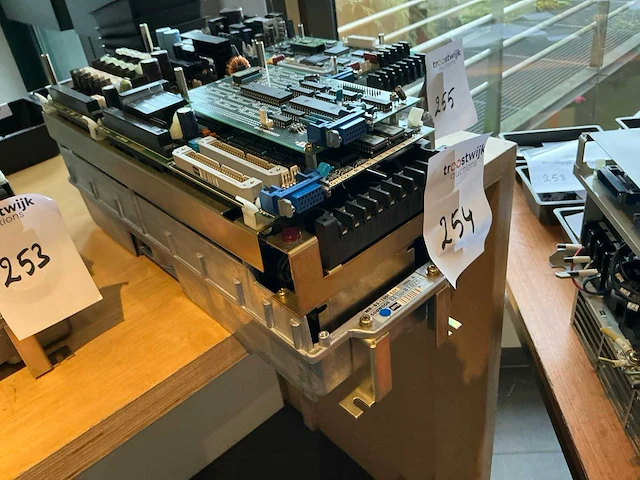 Mitsubishi mr-s1-100-e01 servo drive - afbeelding 1 van  6