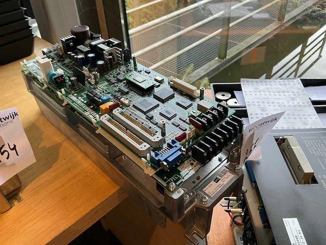 Mitsubishi mr-s1-80-n servo drive - afbeelding 1 van  5
