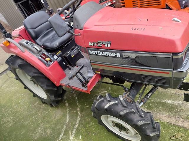 Mitsubishi mt241 garden tractor - afbeelding 8 van  14