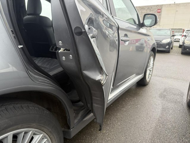 Mitsubishi outlander 2.4i 4wd s-edition sda-nav 135 at, 2020 - afbeelding 25 van  35