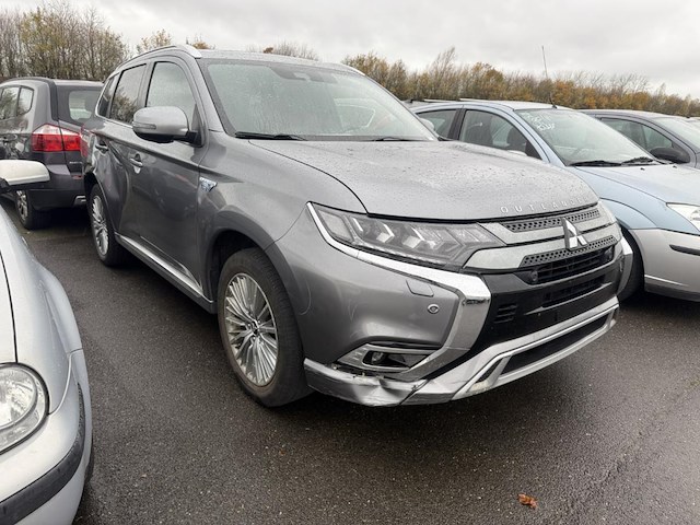 Mitsubishi outlander 2.4i 4wd s-edition sda-nav 135 at, 2020 - afbeelding 23 van  35