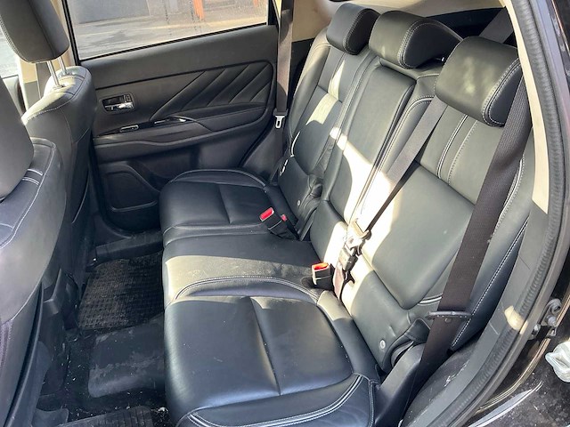 Mitsubishi outlander personenauto - afbeelding 15 van  32