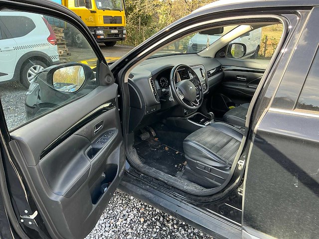 Mitsubishi outlander personenauto - afbeelding 9 van  33
