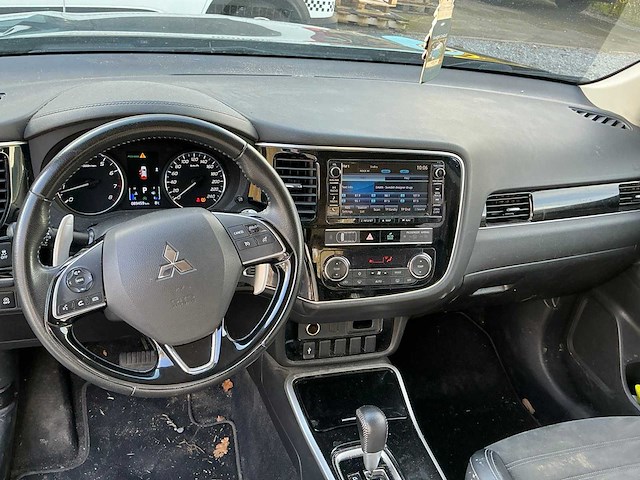 Mitsubishi outlander personenauto - afbeelding 10 van  33