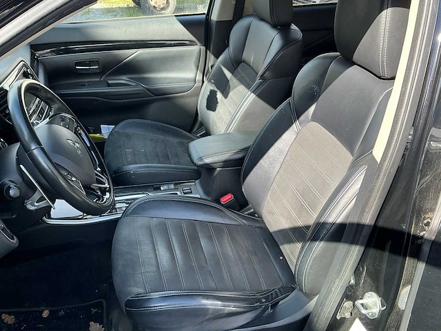 Mitsubishi outlander personenauto - afbeelding 11 van  33