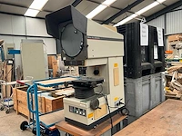 Mitutoyo pj-3000 profielprojector - afbeelding 1 van  10
