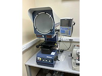 Mitutoyo pj-a3000 profiel projector - afbeelding 2 van  6
