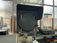 Mitutoyo pj300 profielprojector - afbeelding 4 van  5