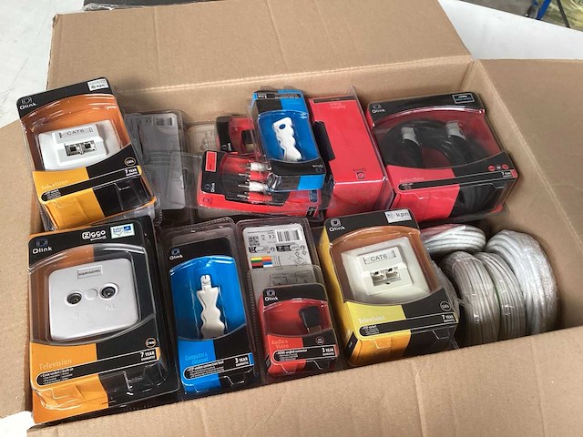 Mix kavel diverse audio accessoires - afbeelding 1 van  5