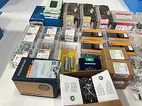 Mix kavel diverse bevestigingsmaterialen - afbeelding 6 van  15