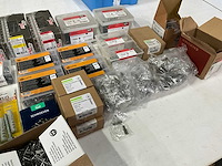 Mix kavel diverse bevestigingsmaterialen - afbeelding 7 van  15