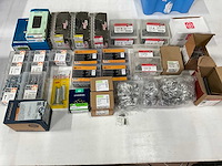 Mix kavel diverse bevestigingsmaterialen - afbeelding 1 van  15