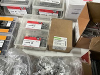 Mix kavel diverse bevestigingsmaterialen - afbeelding 15 van  15