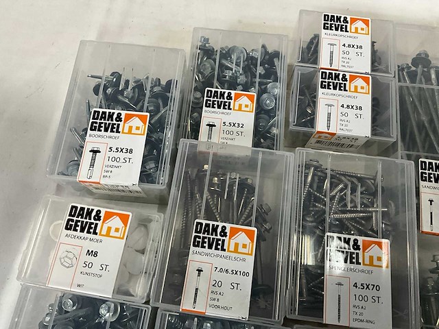 Mix kavel diverse dak en gevel bevestigingsmaterialen - afbeelding 2 van  9