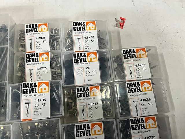 Mix kavel diverse dak en gevel bevestigingsmaterialen - afbeelding 4 van  9