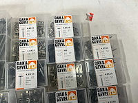 Mix kavel diverse dak en gevel bevestigingsmaterialen - afbeelding 4 van  9