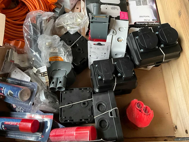 Mix kavel diverse doe-het-zelf artikelen en retouren webwinkel - afbeelding 6 van  10