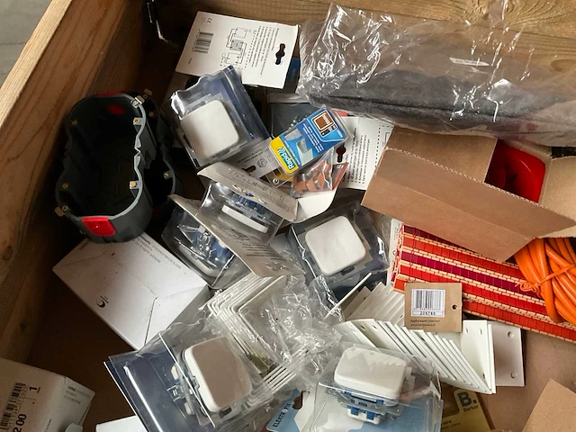Mix kavel diverse doe-het-zelf artikelen en retouren webwinkel - afbeelding 2 van  10