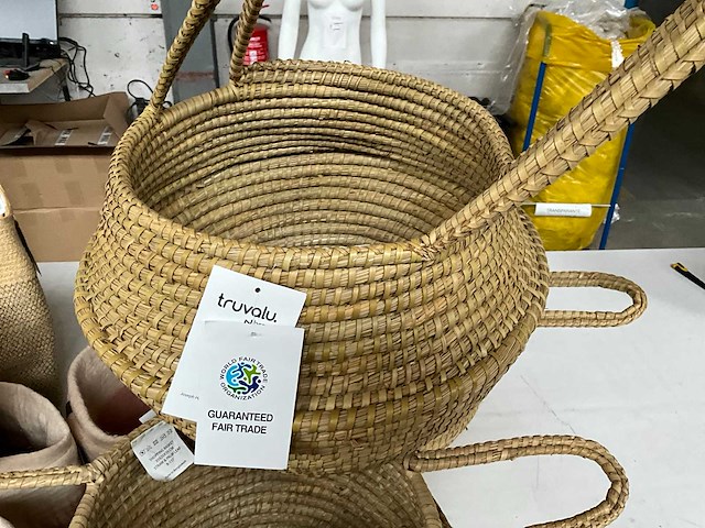 Mix kavel diverse fair trade manden/plantpotten - afbeelding 6 van  12