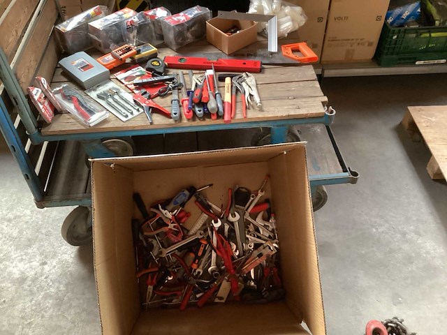 Mix kavel diverse gereedschappen - afbeelding 1 van  8