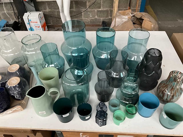 Mix kavel diverse glaswerk o.a. vazen en waxinelichthouders - afbeelding 2 van  12