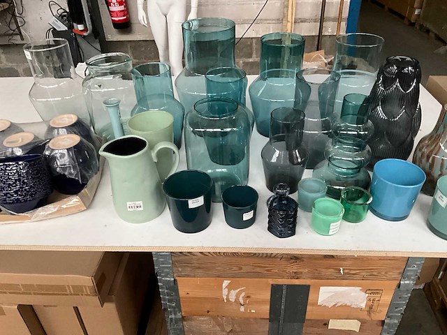 Mix kavel diverse glaswerk o.a. vazen en waxinelichthouders - afbeelding 5 van  12