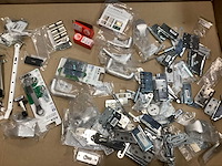 Mix kavel diverse hang- en sluitwerk - afbeelding 1 van  7