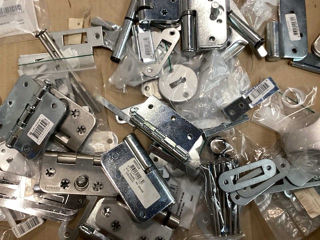 Mix kavel diverse hang- en sluitwerk - afbeelding 5 van  7