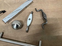 Mix kavel diverse knoppen en grepen (250x) - afbeelding 2 van  10