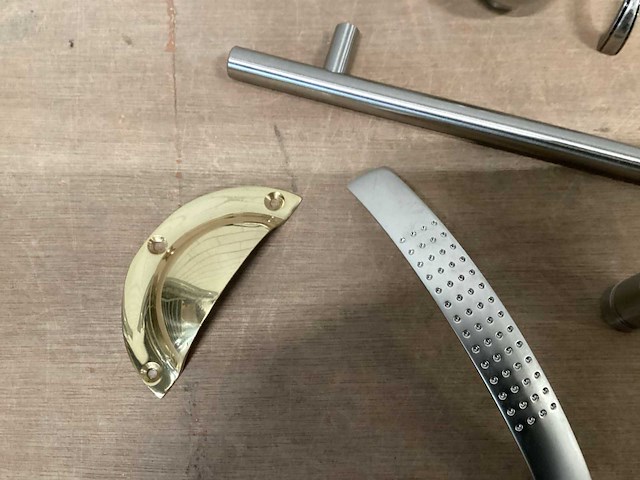 Mix kavel diverse knoppen en grepen (250x) - afbeelding 9 van  10