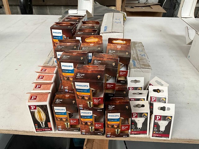 Mix kavel diverse lichtbronnen van o.a philips - afbeelding 1 van  6