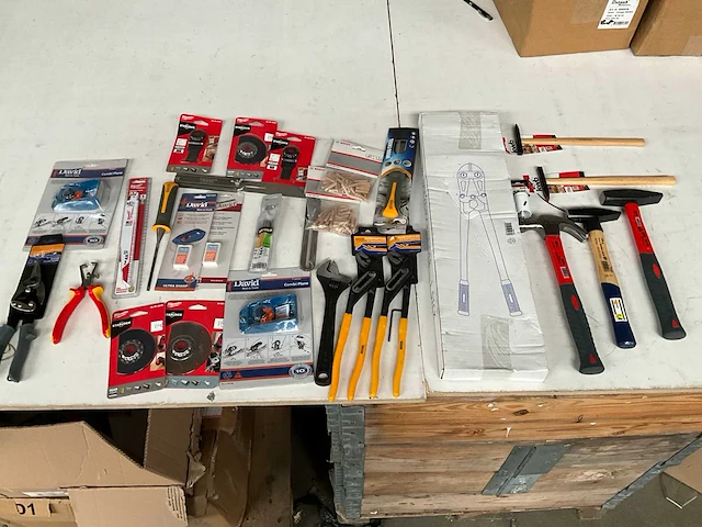 Mix kavel diverse merken handgereedschap en gereedschap accessoires - afbeelding 1 van  9