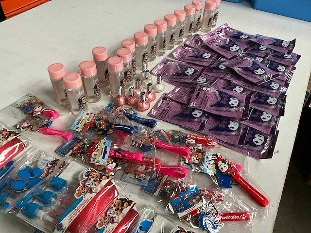Mix kavel diverse producten in kinder thema - afbeelding 8 van  8