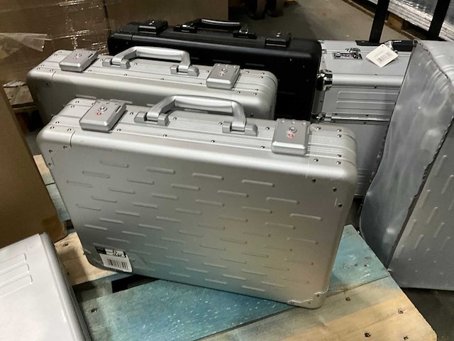 Mix kavel diverse (reis) koffers (9x) - afbeelding 5 van  7