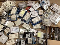 Mix kavel diverse schakelmateriaal - afbeelding 1 van  7