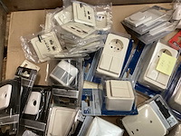 Mix kavel diverse schakelmateriaal - afbeelding 2 van  7