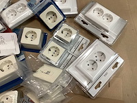 Mix kavel diverse schakelmateriaal - afbeelding 6 van  7