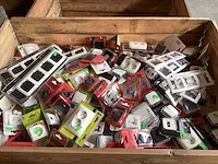 Mix kavel diverse schakelmateriaal