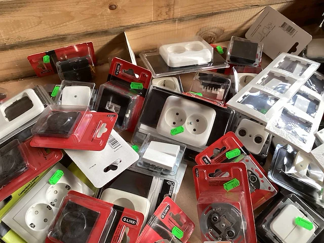 Mix kavel diverse schakelmateriaal - afbeelding 3 van  8