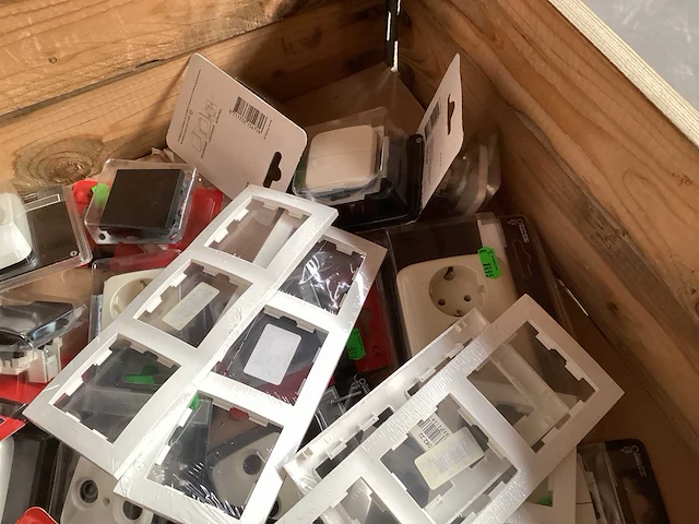 Mix kavel diverse schakelmateriaal - afbeelding 5 van  8