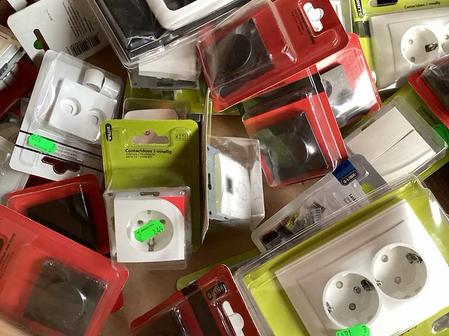 Mix kavel diverse schakelmateriaal - afbeelding 6 van  8