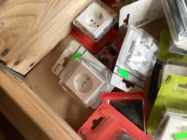 Mix kavel diverse schakelmateriaal - afbeelding 7 van  8