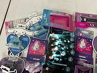 Mix kavel diverse verzorgingsproducten kinderthema - afbeelding 2 van  7