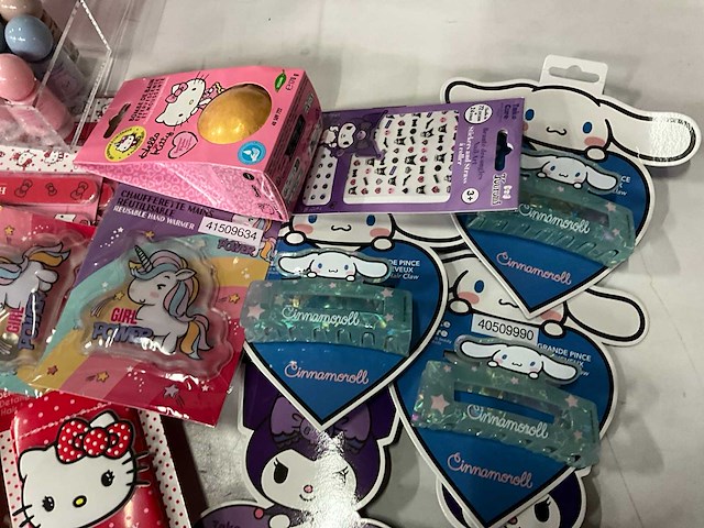 Mix kavel diverse verzorgingsproducten kinderthema - afbeelding 6 van  8