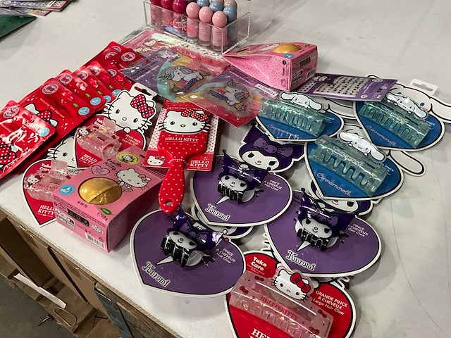 Mix kavel diverse verzorgingsproducten kinderthema - afbeelding 7 van  8